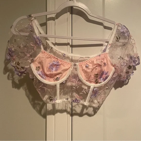 Pink Floral Embroidery Puff Sleeve Sweetheart Neck Top - Picture 2 of 10